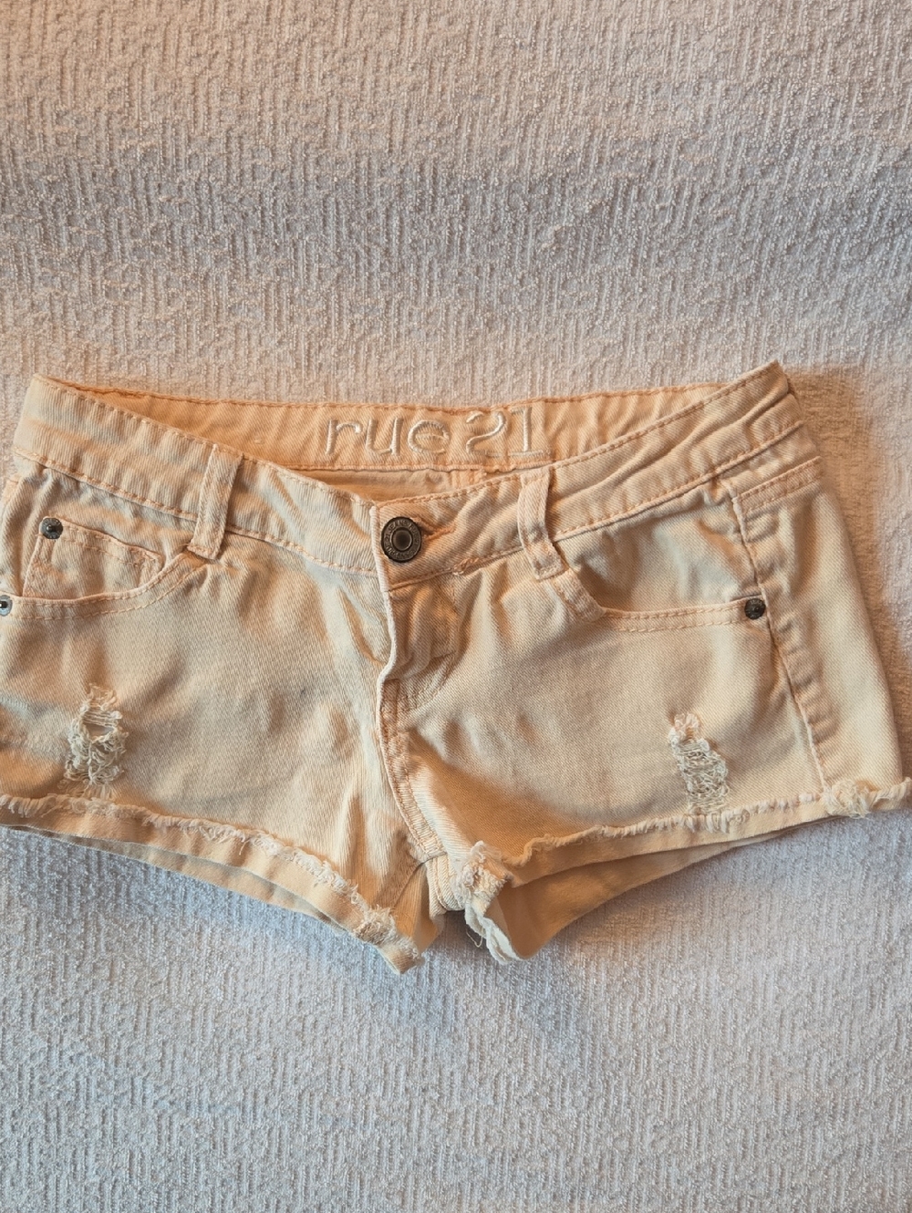 Rue21 Light Cream Distressed Denim Shortie